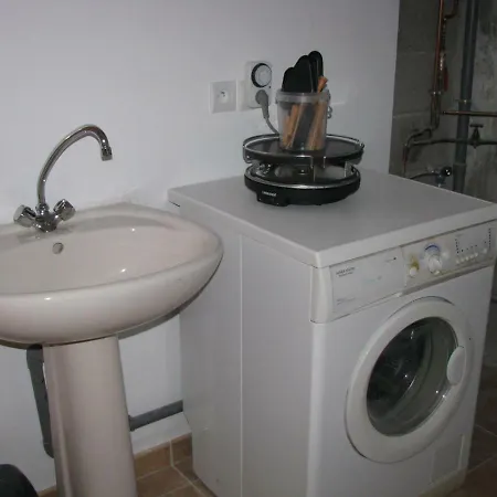 Au Bons Repos Apartment *