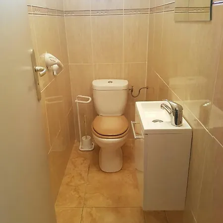 Au Bons Repos * Estavar